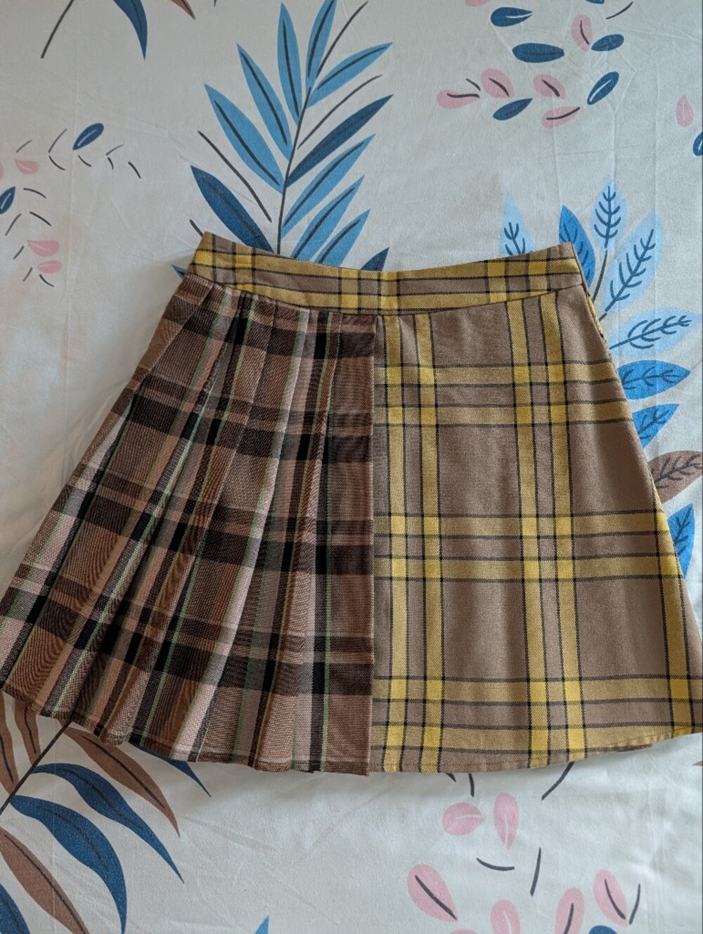 Vintage Y2K Brown & yellow & green stripes plaid checked pleated skirt - Picture 3 of 5